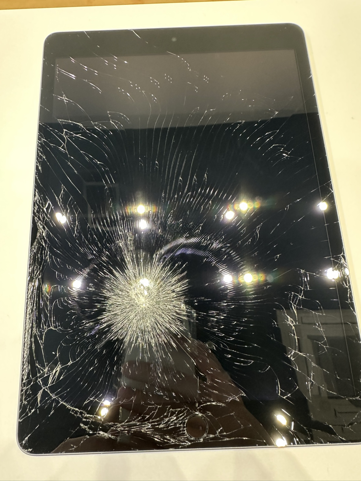 iPad 第9世代（アイパッド）の画面割れはスマホ修理工房イオンモール福岡店で即日修理可能です！